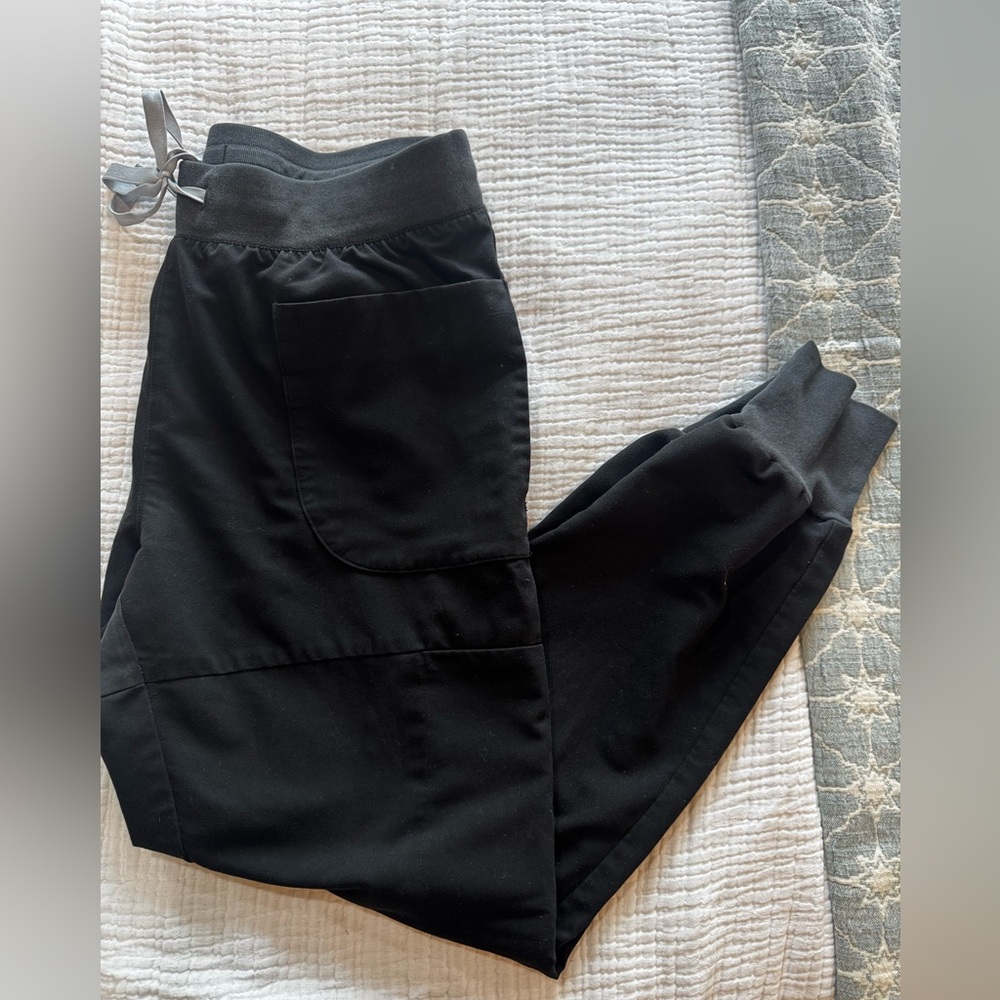 Figs women’s technical collection joggers size M